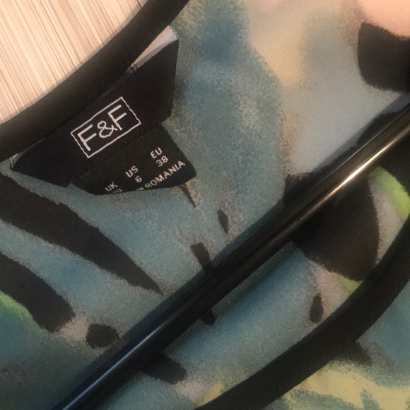 Blouse perfect for work - Picture 2 of 4